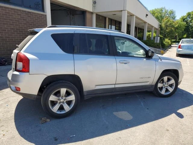 Photo 2 VIN: 1J4NT1FA9BD160046 - JEEP COMPASS SP 