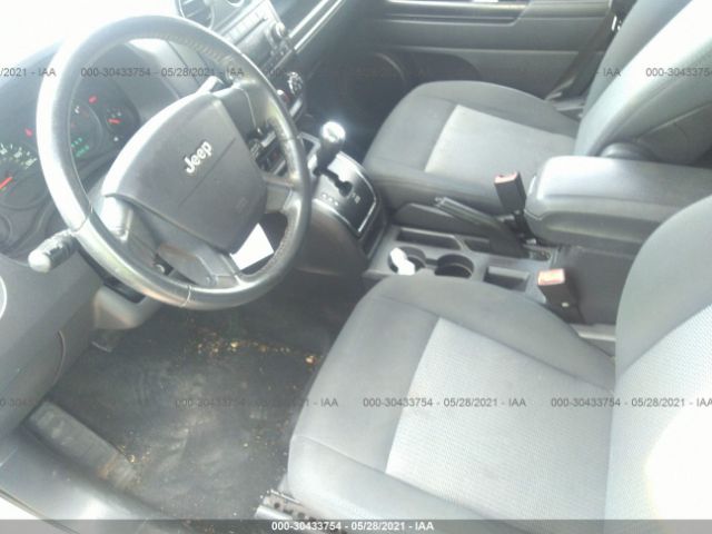 Photo 4 VIN: 1J4NT1FB0AD620699 - JEEP COMPASS 