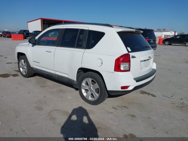 Photo 2 VIN: 1J4NT1FB0BD138901 - JEEP COMPASS 