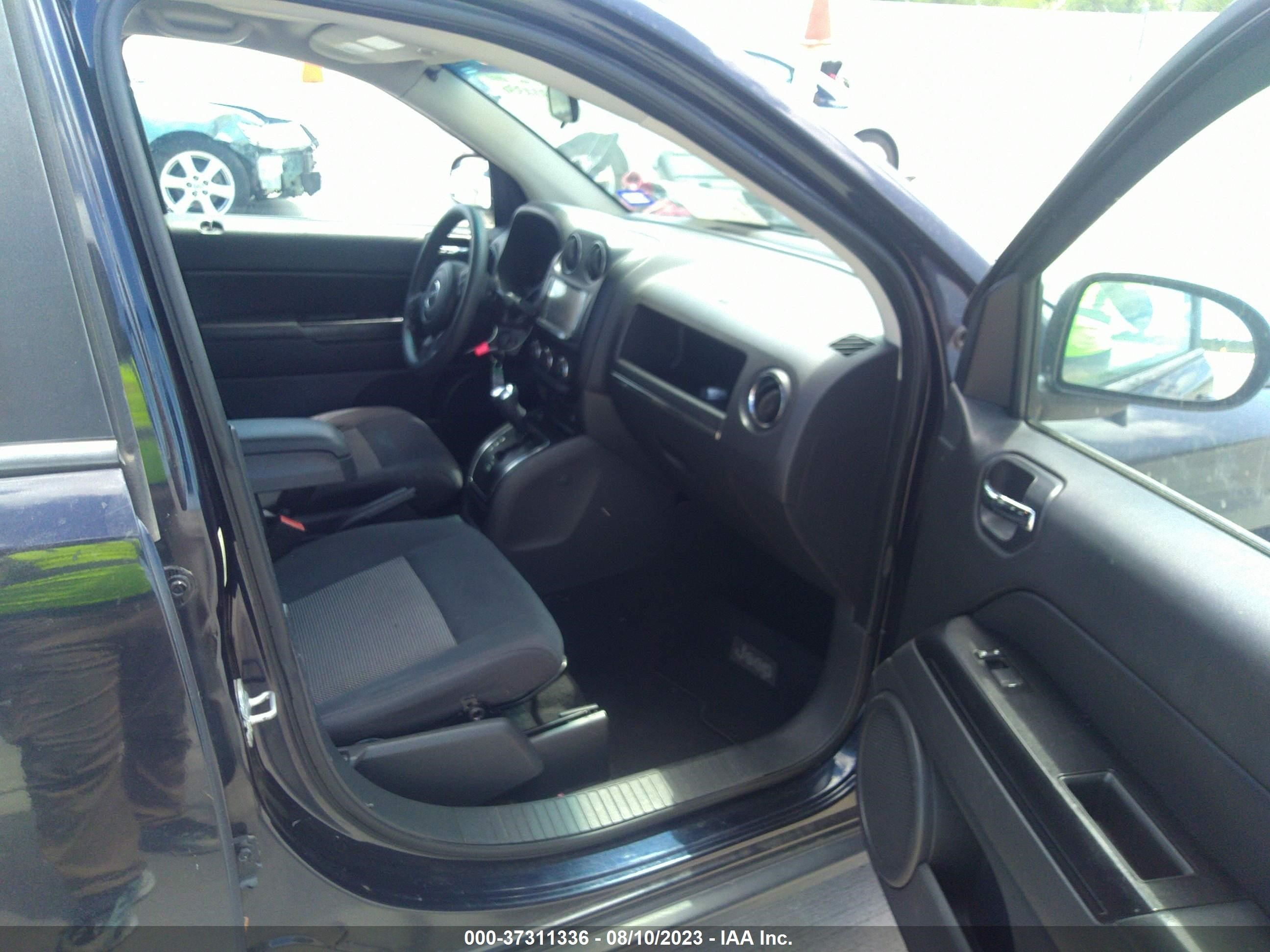 Photo 4 VIN: 1J4NT1FB0BD159649 - JEEP COMPASS 