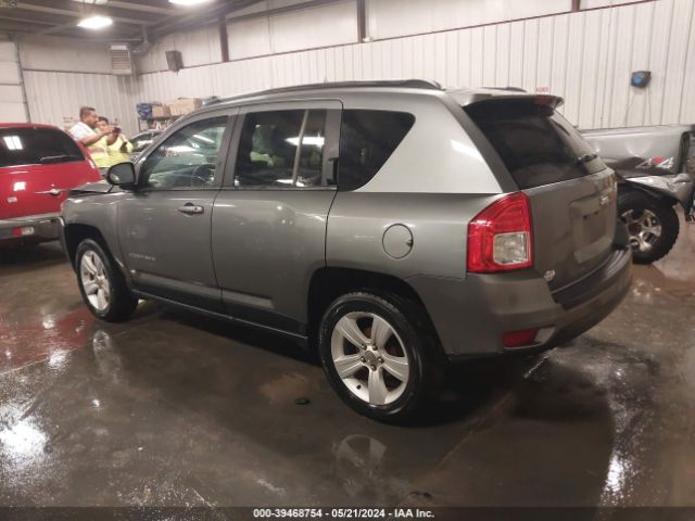 Photo 2 VIN: 1J4NT1FB0BD245253 - JEEP COMPASS 