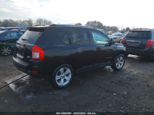 Photo 3 VIN: 1J4NT1FB1BD137546 - JEEP COMPASS 