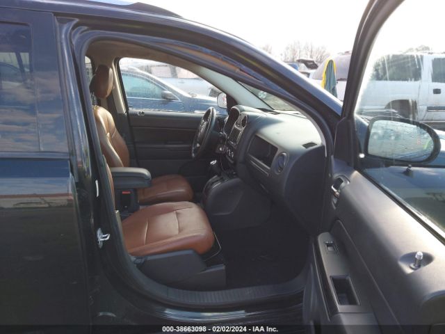 Photo 4 VIN: 1J4NT1FB1BD137546 - JEEP COMPASS 