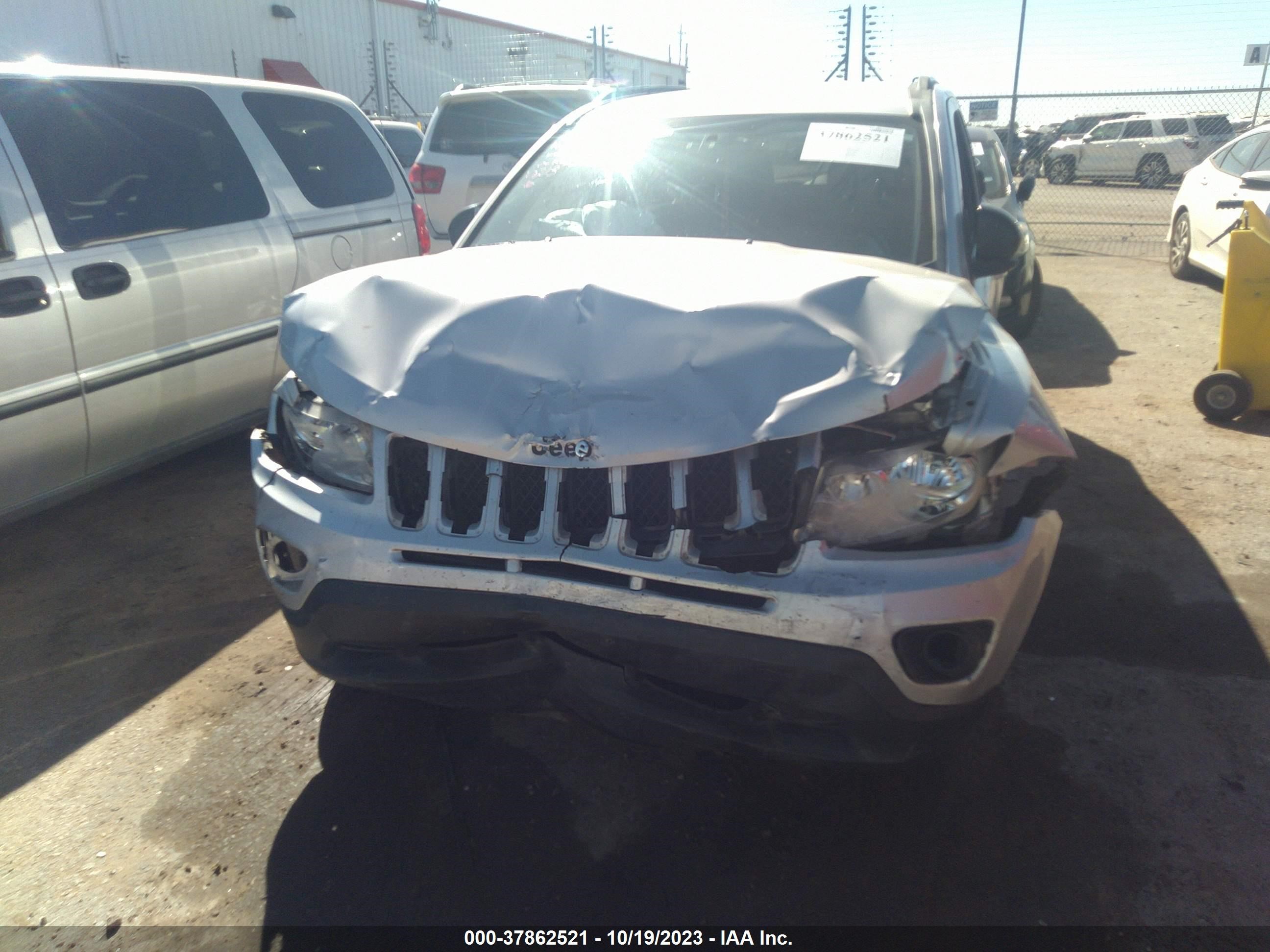 Photo 5 VIN: 1J4NT1FB1BD160213 - JEEP COMPASS 