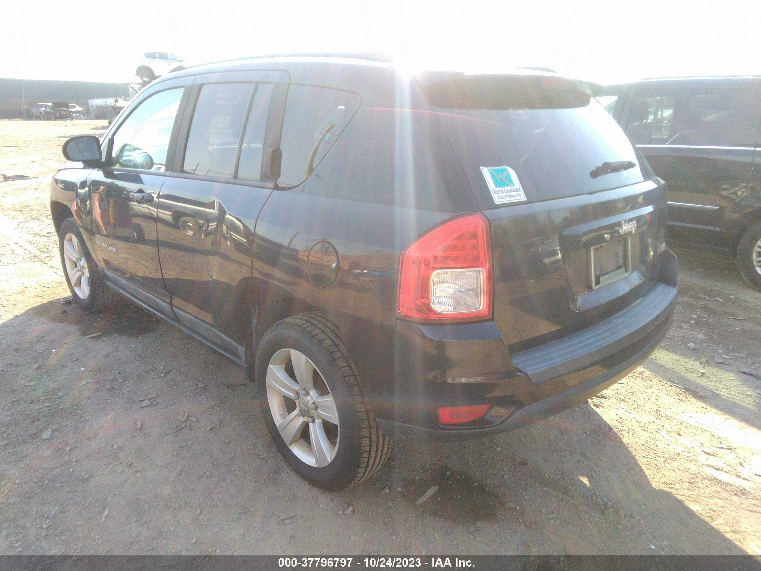 Photo 2 VIN: 1J4NT1FB1BD176783 - JEEP COMPASS 