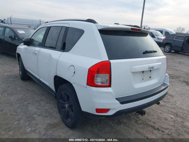 Photo 2 VIN: 1J4NT1FB1BD208258 - JEEP COMPASS 