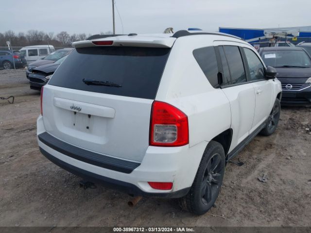 Photo 3 VIN: 1J4NT1FB1BD208258 - JEEP COMPASS 