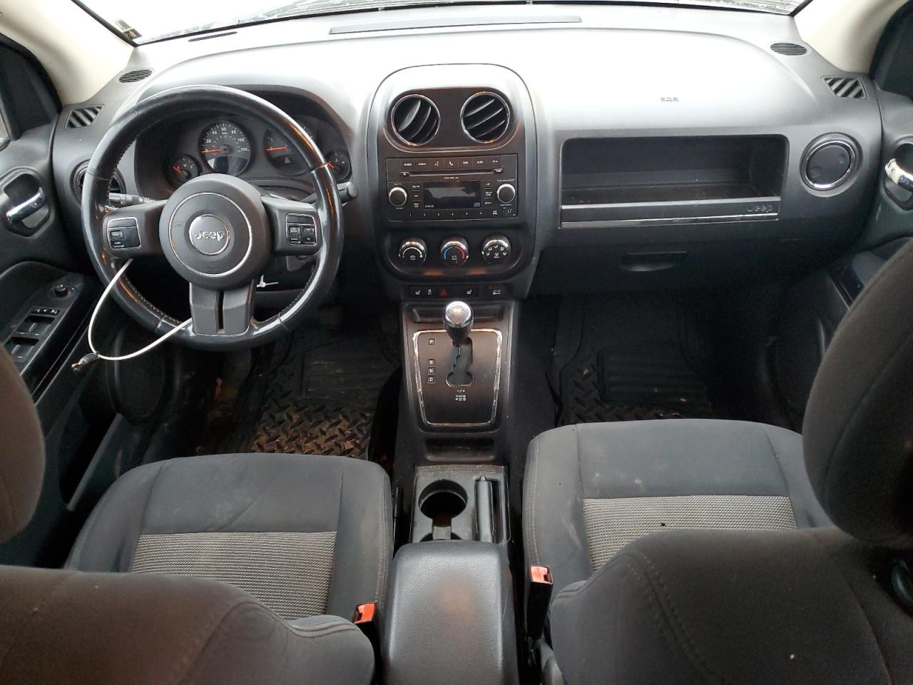 Photo 7 VIN: 1J4NT1FB1BD246170 - JEEP COMPASS 