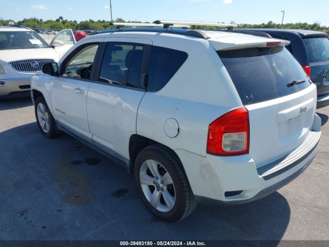 Photo 2 VIN: 1J4NT1FB2BD246243 - JEEP COMPASS 