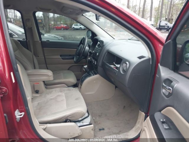 Photo 4 VIN: 1J4NT1FB3BD171309 - JEEP COMPASS 