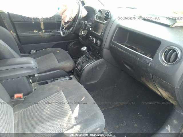 Photo 4 VIN: 1J4NT1FB3BD213915 - JEEP COMPASS 