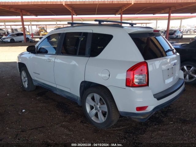 Photo 2 VIN: 1J4NT1FB3BD245750 - JEEP COMPASS 