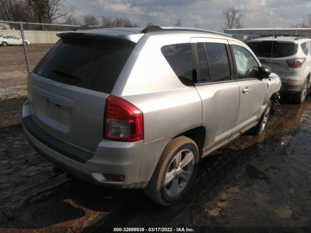 Photo 3 VIN: 1J4NT1FB4BD165874 - JEEP COMPASS 