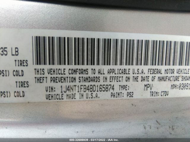 Photo 8 VIN: 1J4NT1FB4BD165874 - JEEP COMPASS 