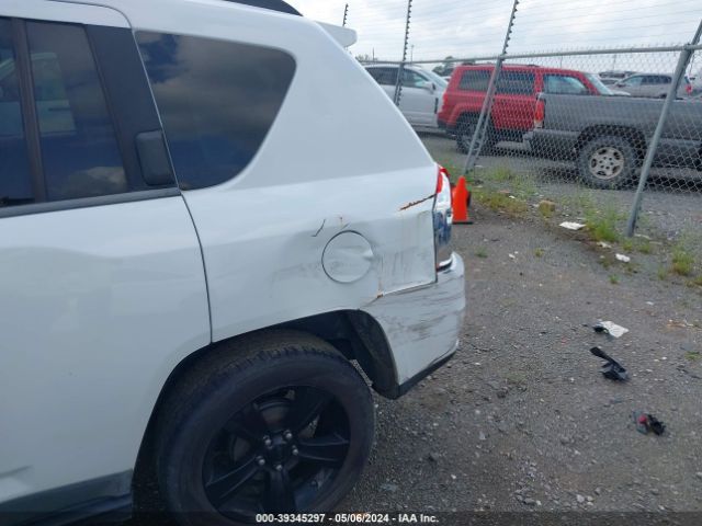 Photo 5 VIN: 1J4NT1FB4BD175241 - JEEP COMPASS 