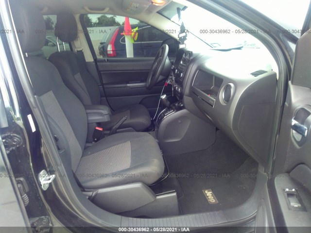 Photo 4 VIN: 1J4NT1FB5BD138845 - JEEP COMPASS 