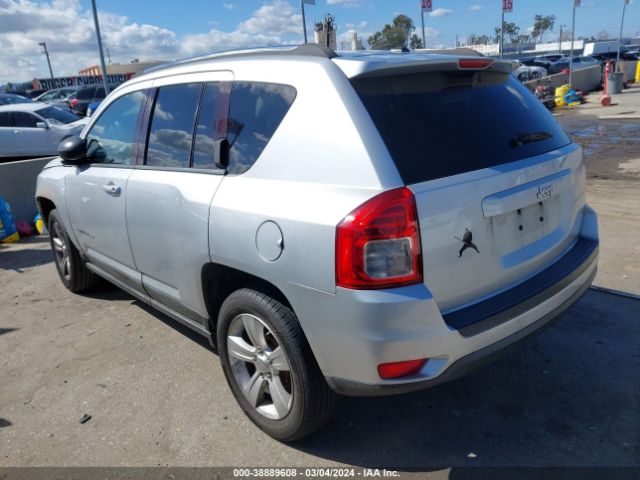 Photo 2 VIN: 1J4NT1FB5BD287773 - JEEP COMPASS 