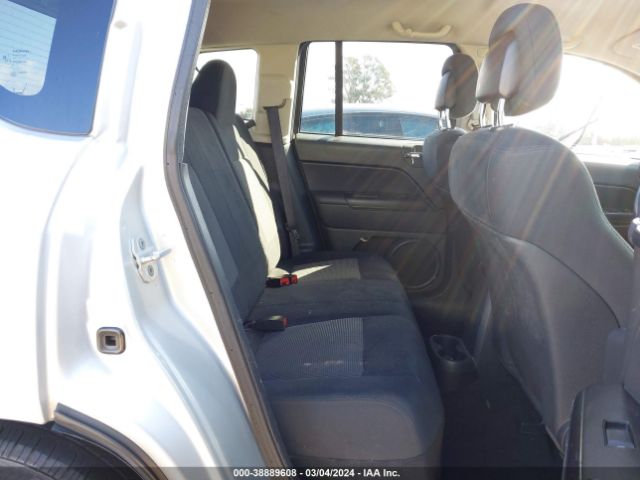 Photo 7 VIN: 1J4NT1FB5BD287773 - JEEP COMPASS 