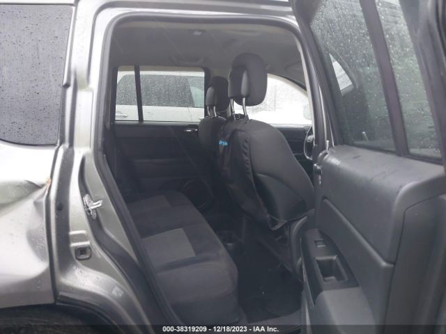 Photo 7 VIN: 1J4NT1FB6BD236489 - JEEP COMPASS 