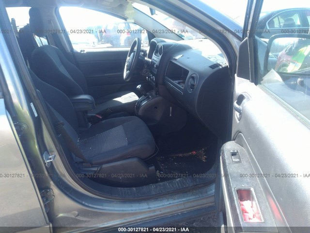 Photo 4 VIN: 1J4NT1FB7BD245864 - JEEP COMPASS 