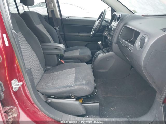 Photo 4 VIN: 1J4NT1FB9BD176823 - JEEP COMPASS 