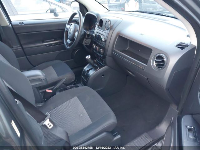 Photo 4 VIN: 1J4NT1FB9BD248846 - JEEP COMPASS 