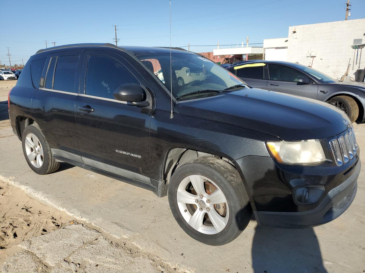 Photo 3 VIN: 1J4NT1FBXBD159559 - JEEP COMPASS 