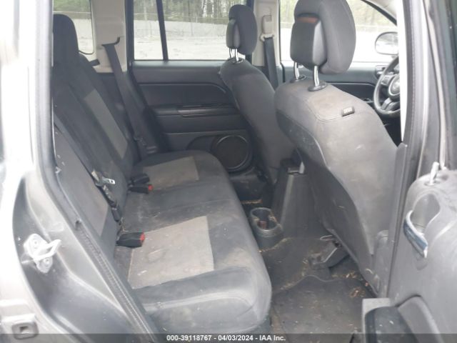 Photo 7 VIN: 1J4NT1FBXBD224488 - JEEP COMPASS 