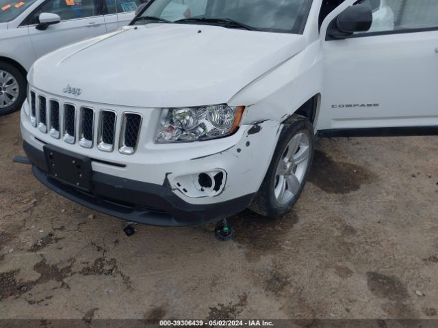 Photo 5 VIN: 1J4NT1FBXBD260939 - JEEP COMPASS 