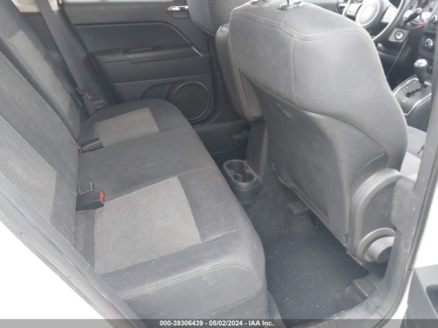 Photo 7 VIN: 1J4NT1FBXBD260939 - JEEP COMPASS 