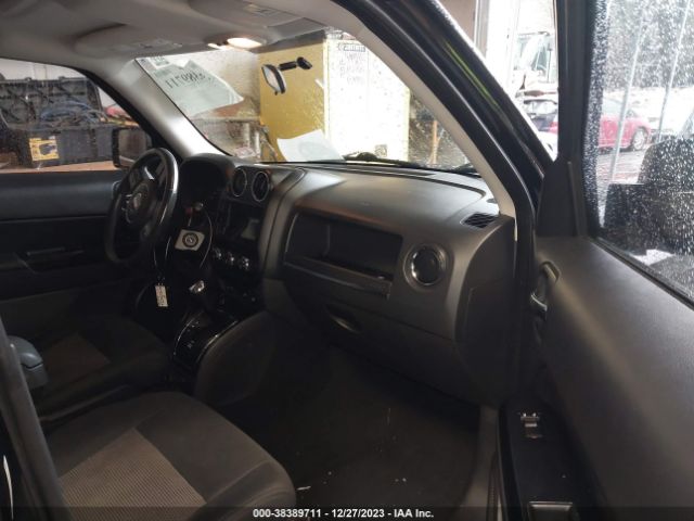 Photo 4 VIN: 1J4NT1GA0BD103930 - JEEP PATRIOT 