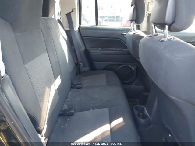 Photo 7 VIN: 1J4NT1GA0BD209617 - JEEP PATRIOT 