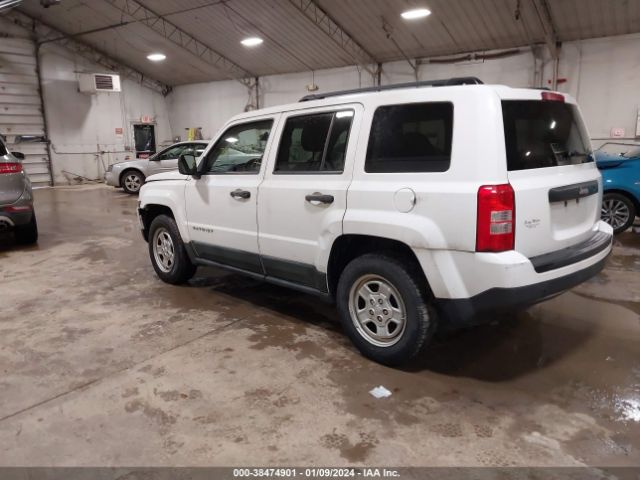 Photo 2 VIN: 1J4NT1GA0BD289937 - JEEP PATRIOT 