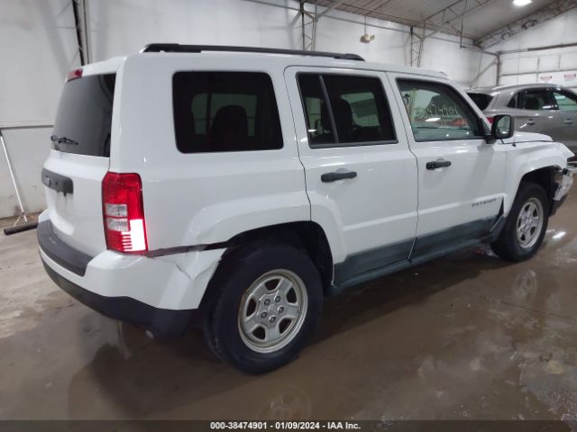 Photo 3 VIN: 1J4NT1GA0BD289937 - JEEP PATRIOT 