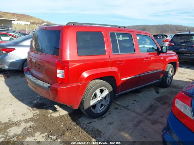 Photo 3 VIN: 1J4NT1GA1AD638330 - JEEP PATRIOT 