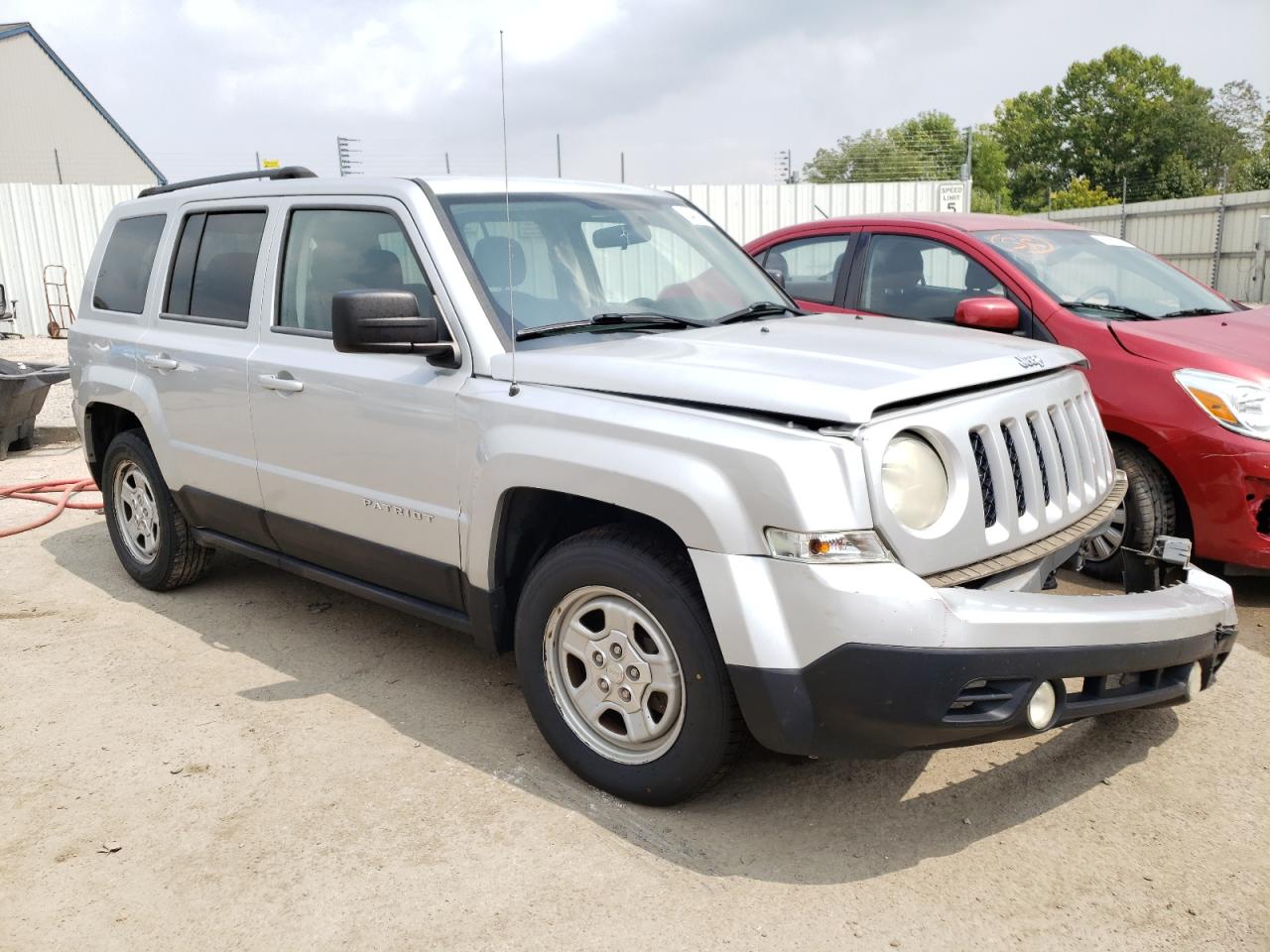 Photo 3 VIN: 1J4NT1GA1BD176367 - JEEP LIBERTY (PATRIOT) 