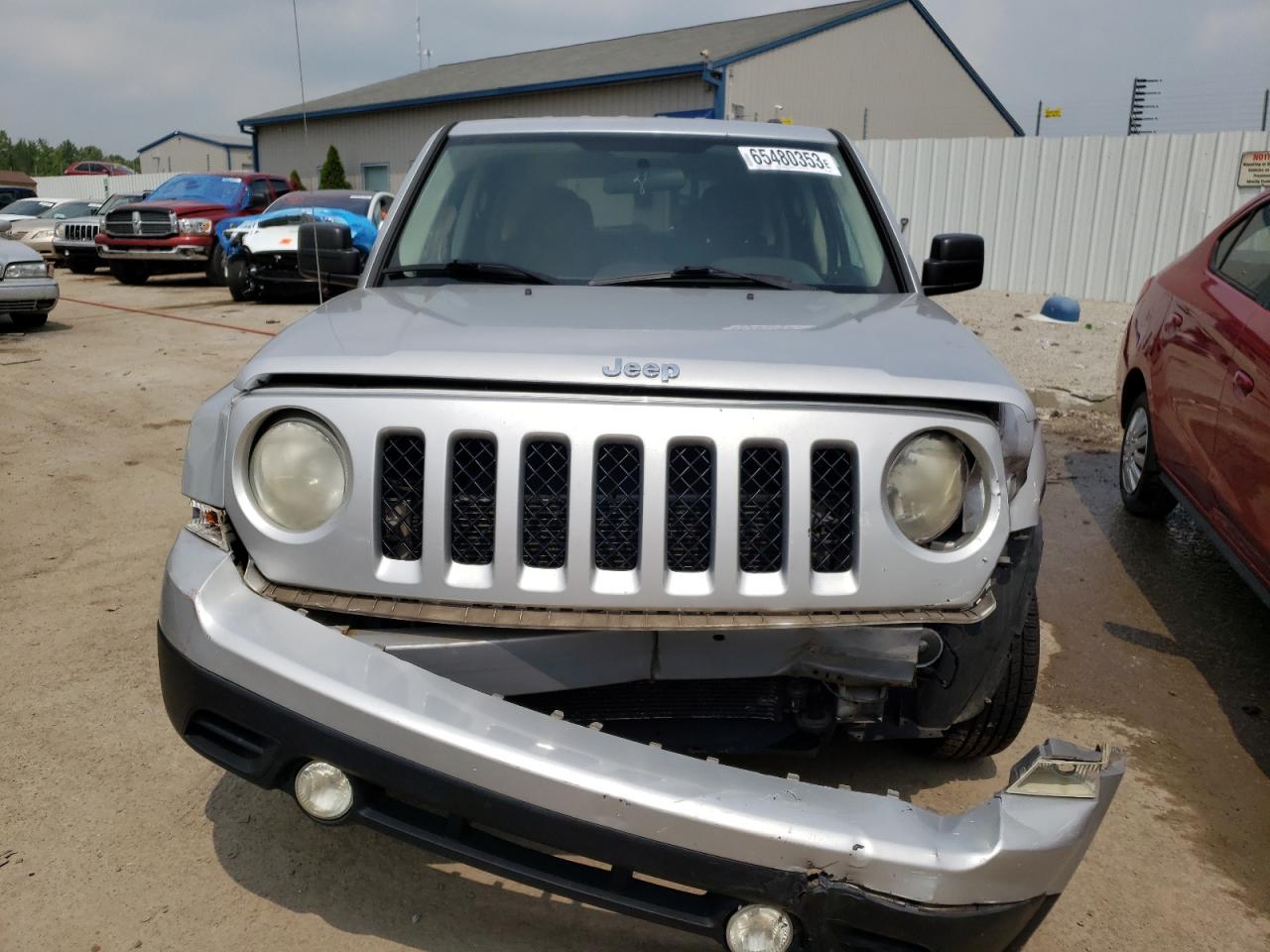 Photo 4 VIN: 1J4NT1GA1BD176367 - JEEP LIBERTY (PATRIOT) 