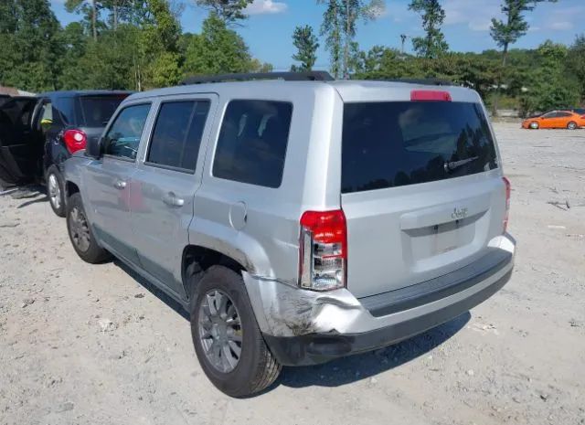 Photo 2 VIN: 1J4NT1GA1BD202837 - JEEP LIBERTY (PATRIOT) 