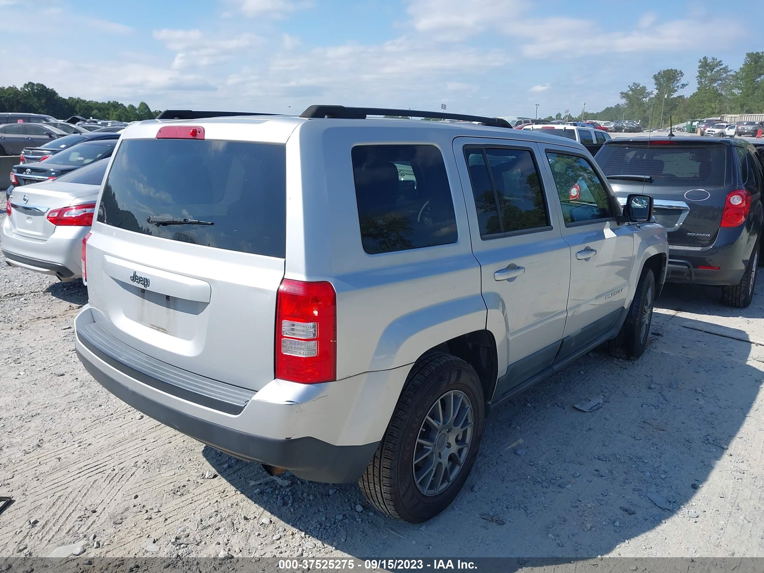 Photo 3 VIN: 1J4NT1GA1BD202837 - JEEP LIBERTY (PATRIOT) 