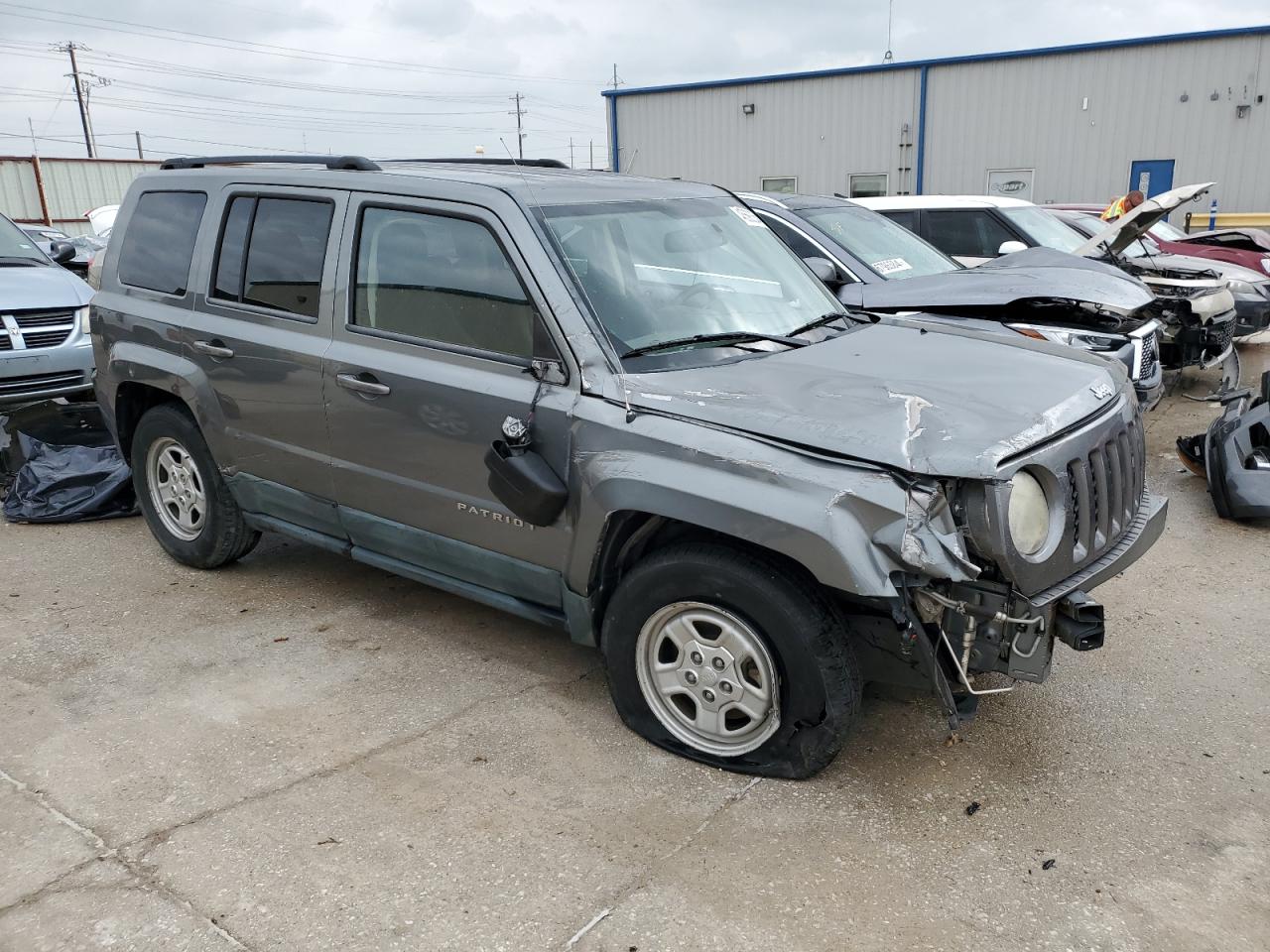 Photo 3 VIN: 1J4NT1GA2BD225043 - JEEP LIBERTY (PATRIOT) 