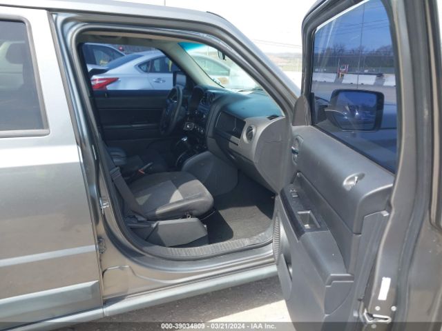 Photo 4 VIN: 1J4NT1GA2BD264313 - JEEP PATRIOT 