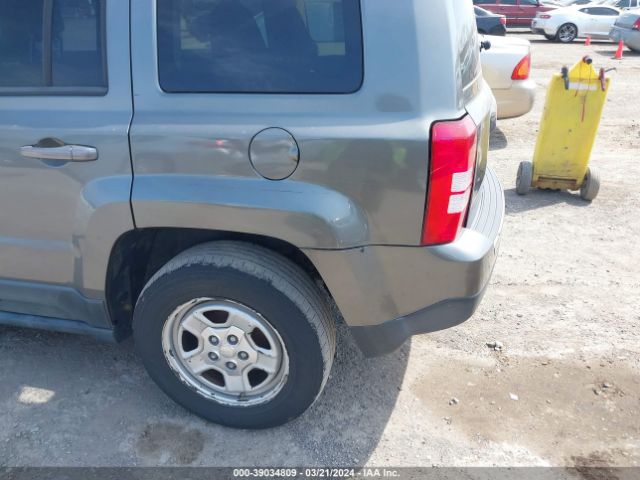 Photo 5 VIN: 1J4NT1GA2BD264313 - JEEP PATRIOT 