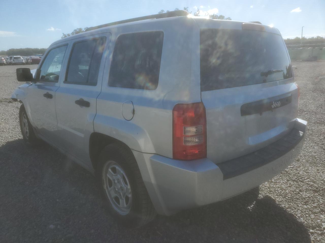 Photo 1 VIN: 1J4NT1GA5AD671217 - JEEP LIBERTY (PATRIOT) 