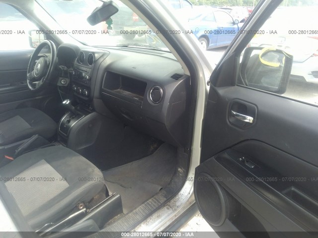 Photo 4 VIN: 1J4NT1GA5BD171382 - JEEP PATRIOT 