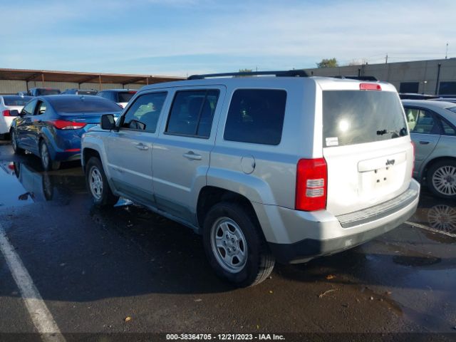 Photo 2 VIN: 1J4NT1GA5BD270963 - JEEP PATRIOT 