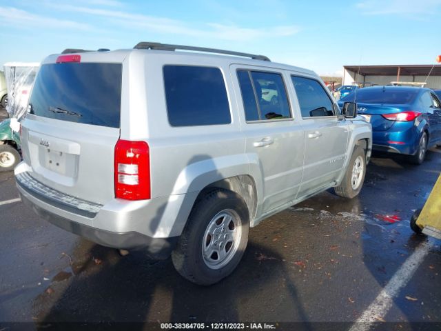 Photo 3 VIN: 1J4NT1GA5BD270963 - JEEP PATRIOT 