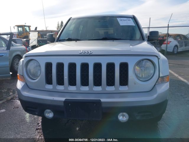 Photo 5 VIN: 1J4NT1GA5BD270963 - JEEP PATRIOT 