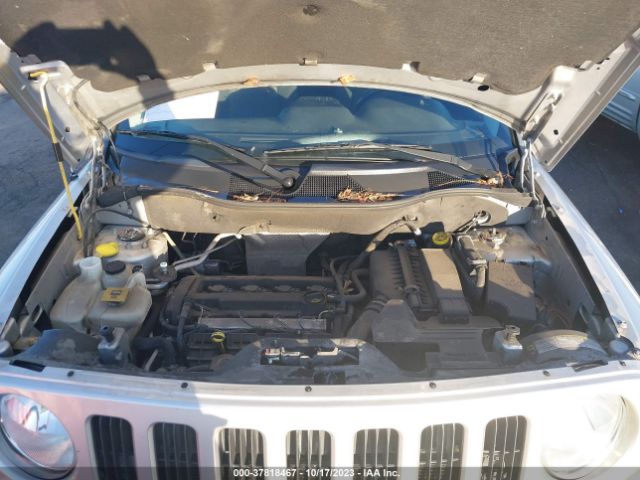 Photo 9 VIN: 1J4NT1GA7AD677181 - JEEP PATRIOT 