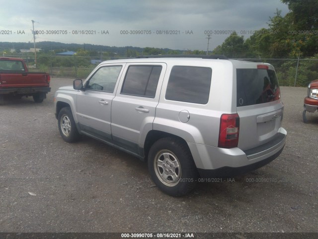 Photo 2 VIN: 1J4NT1GA7BD270608 - JEEP PATRIOT 