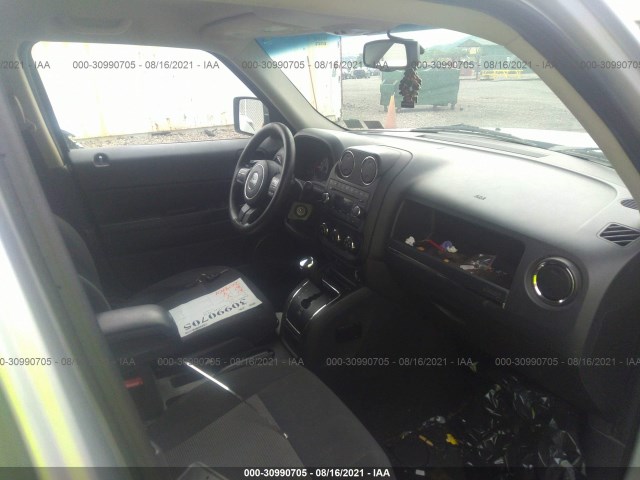 Photo 4 VIN: 1J4NT1GA7BD270608 - JEEP PATRIOT 